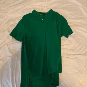 Men’s green polo T-shirt